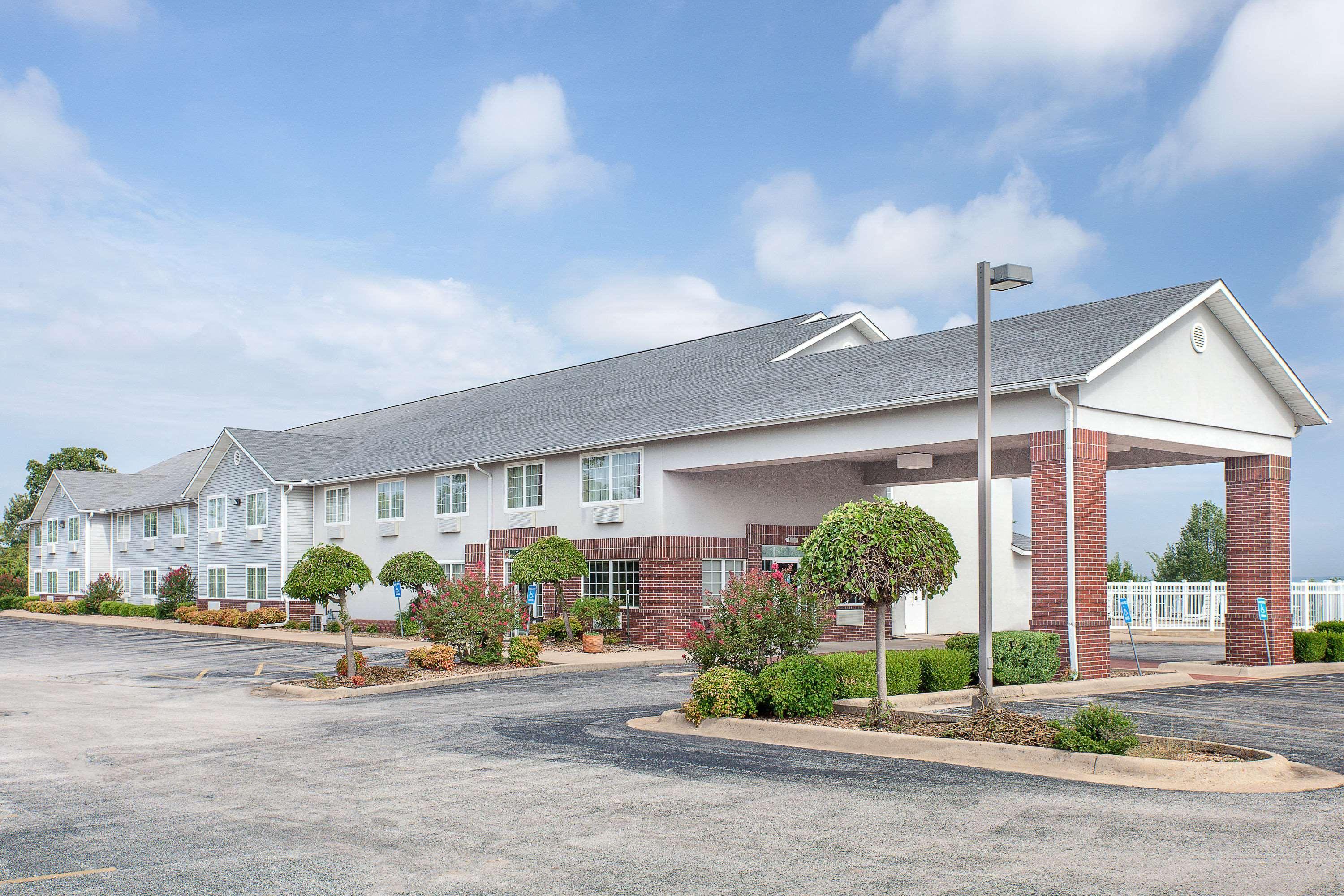 Days Inn By Wyndham Mountain Home Exterior photo